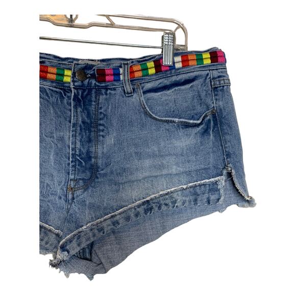 Free People Eliot Embroidered Denim Cut Out Shorts size 30 - Picture 7 of 8
